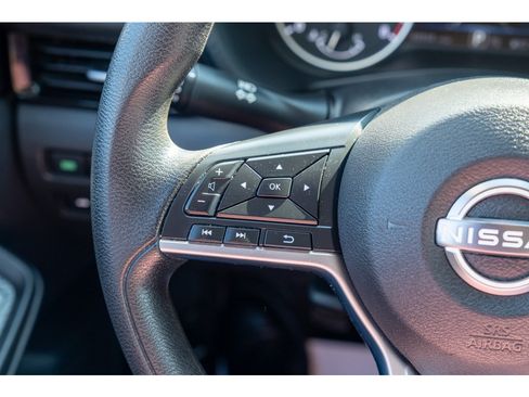 Used 2025 Nissan Sentra SV FWD image 17