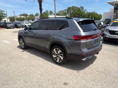 Certified 2024 Volkswagen Atlas SE w/ Panoramic Sunroof Package FWD image 6