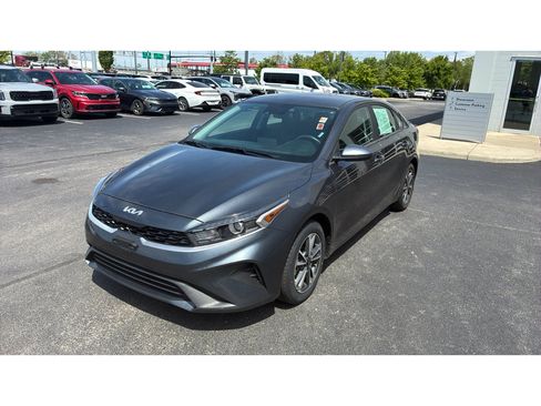 Used 2024 Kia Forte LXS FWD image 2