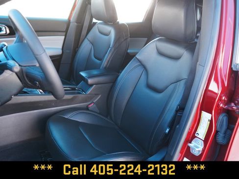 Used 2025 Jeep Compass Limited AWD/4WD image 19