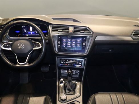 Used 2023 Volkswagen Tiguan SE image 22