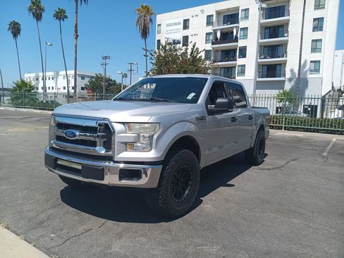 Used 2015 Ford F150 XLT w/ Equipment Group 301A Mid RWD image 3