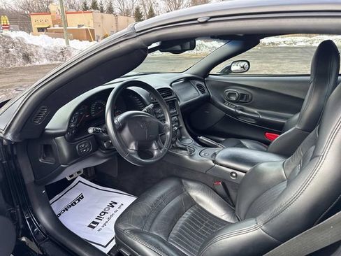 Used 2004 Chevrolet Corvette Coupe w/ Preferred Equipment Group image 12