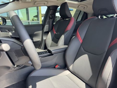 Used 2024 Toyota Prius Prime Premium image 37