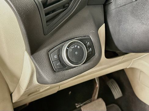 Used 2017 Ford Escape SE FWD image 16