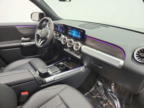 Used 2022 Mercedes-Benz GLB 250 4MATIC image 22