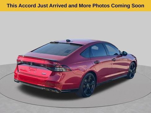 Used 2025 Honda Accord Sport image 3