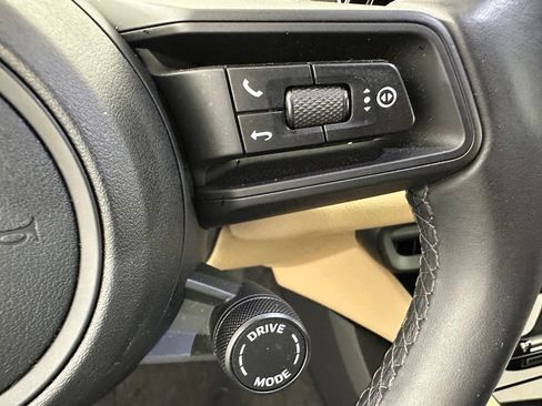 Certified 2024 Porsche Cayenne w/ Premium Package Plus (PFM) AWD/4WD image 25