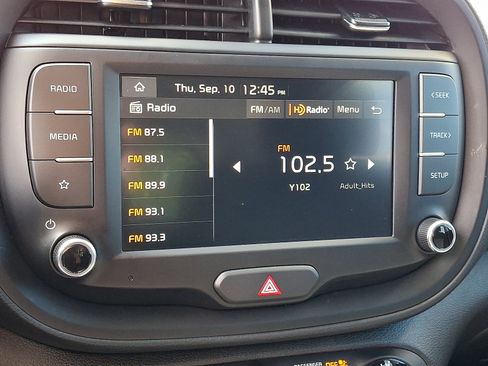 Used 2025 Kia Soul LX w/ LX Technology Package FWD image 19