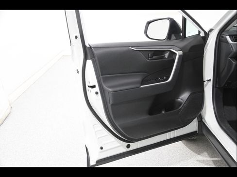 Used 2024 Toyota RAV4 LE image 4