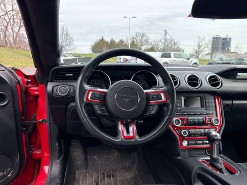 Used 2018 Ford Mustang Coupe image 17