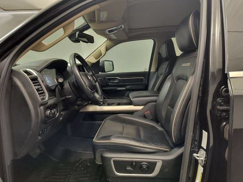 Used 2019 RAM 1500 Laramie AWD/4WD image 5