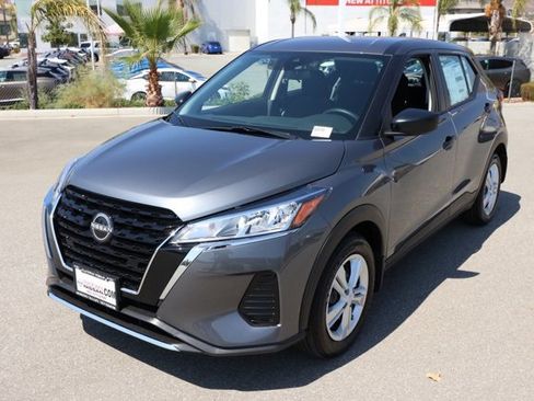 New 2025 Nissan Kicks Play S image 8