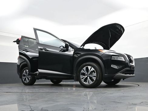 Used 2023 Nissan Rogue SV image 45