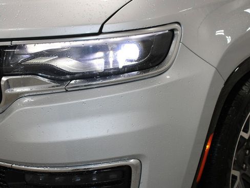 Used 2023 Jeep Wagoneer L Series III w/ Preferred Equipment Group image 13