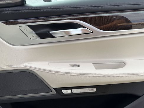 Used 2018 BMW 740i RWD image 28