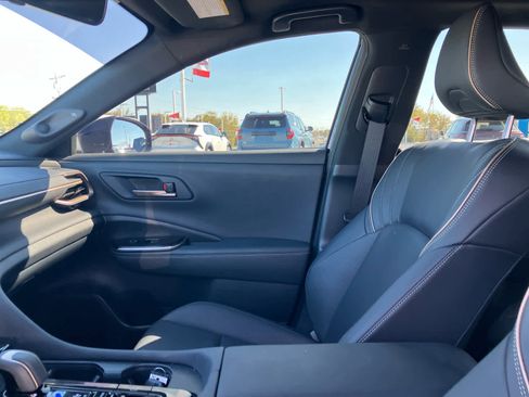 Used 2025 Toyota Crown Platinum image 10