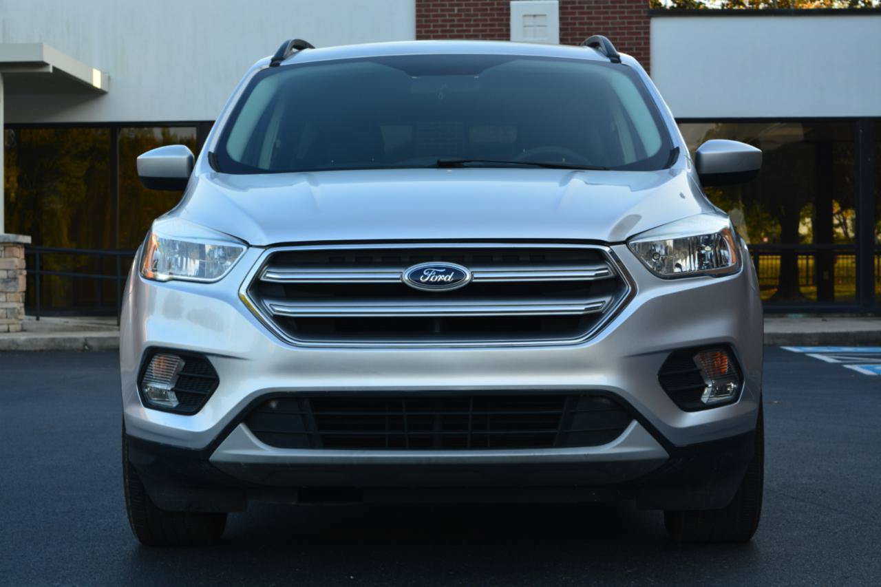 Used 2018 Ford Escape SE FWD image 2