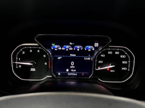 Used 2021 GMC Yukon AT4 w/ Technology Package AWD/4WD image 22