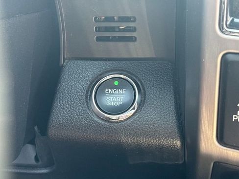 Used 2018 Ford F150 Platinum w/ Equipment Group 701A Luxury image 19