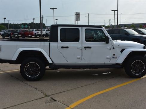 Used 2023 Jeep Gladiator Overland w/ Cold Weather Group AWD/4WD image 4