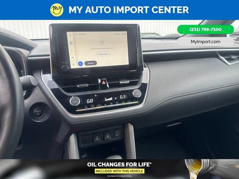 Used 2025 Toyota Corolla Cross AWD Hybrid w/ Convenience Package image 15