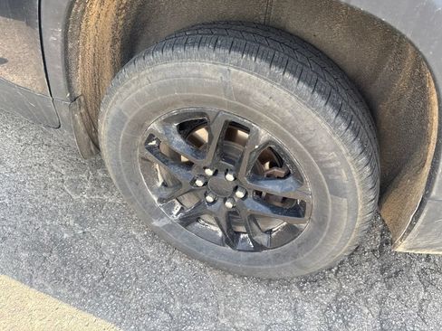 Used 2019 Chevrolet Traverse LT w/ LPO, Floor Liner Package FWD image 7