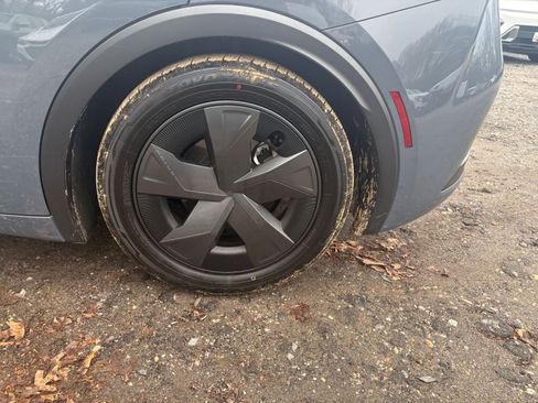 Used 2025 Toyota Prius LE image 25