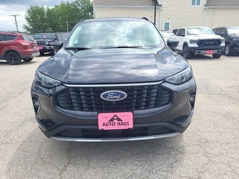 Used 2023 Ford Escape Platinum AWD/4WD image 26