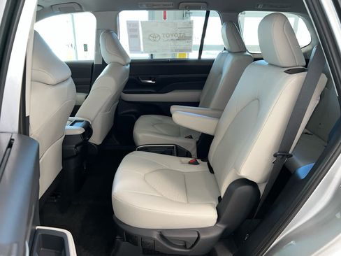 New 2026 Toyota Grand Highlander AWD Hybrid image 11