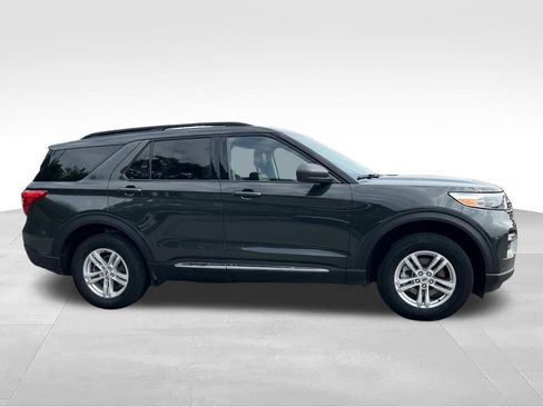 Certified 2024 Ford Explorer XLT w/ Equipment Group 202A AWD/4WD image 2