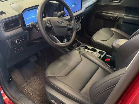 Used 2025 Ford Maverick Lariat w/ Black Appearance Package AWD/4WD image 1