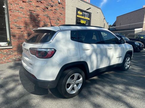 Used 2019 Jeep Compass Latitude w/ Cold Weather Group image 4