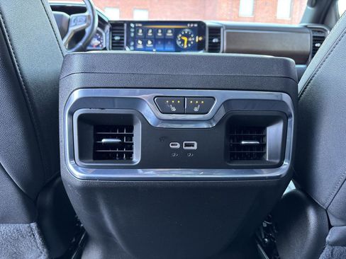 Used 2022 Chevrolet Silverado 1500 High Country w/ High Country Premium Package image 21