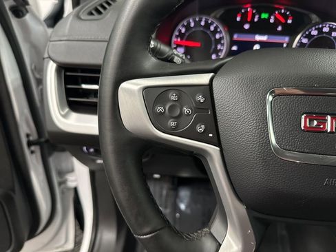 Used 2024 GMC Terrain SLT AWD/4WD image 15
