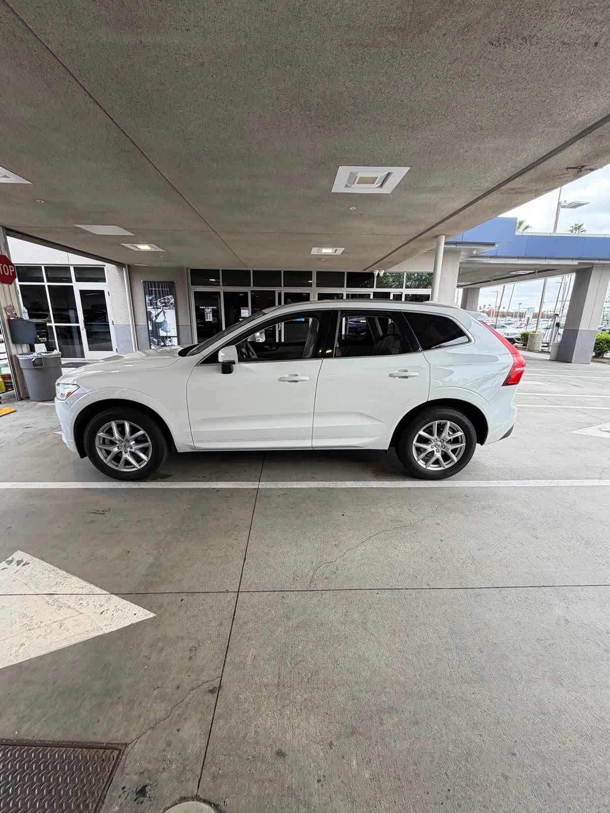 Used 2020 Volvo XC60 T5 Momentum FWD image 6