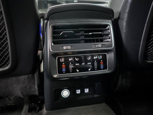 Used 2019 Audi Q8 Prestige AWD/4WD image 24