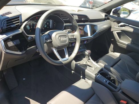 New 2025 Audi Q3 2.0T Premium image 7