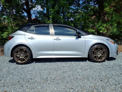Used 2025 Toyota Corolla Hatchback w/ SE Package FWD image 7