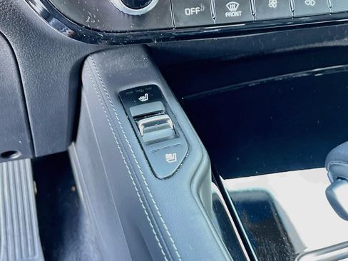 Certified 2023 Kia Telluride EX w/ EX Captain's Chair Package FWD image 27