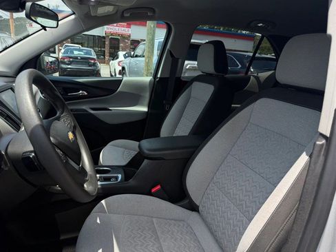 Used 2022 Chevrolet Equinox LS w/ LS Convenience Package FWD image 16