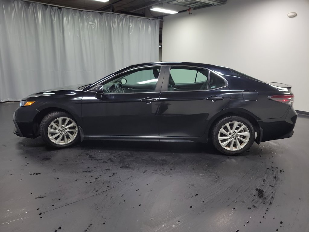 Used 2024 Toyota Camry SE FWD image 5