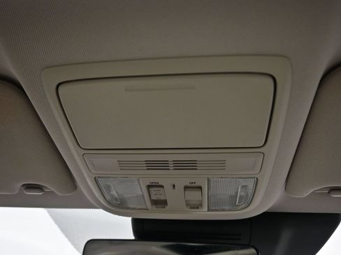 Used 2018 Honda Accord EX-L image 28