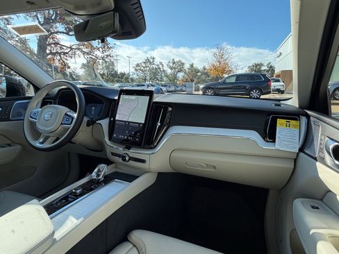 New 2026 Volvo XC60 B5 Ultra w/ Protection Package Premier image 10