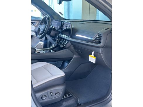 New 2026 Chevrolet Traverse High Country image 8