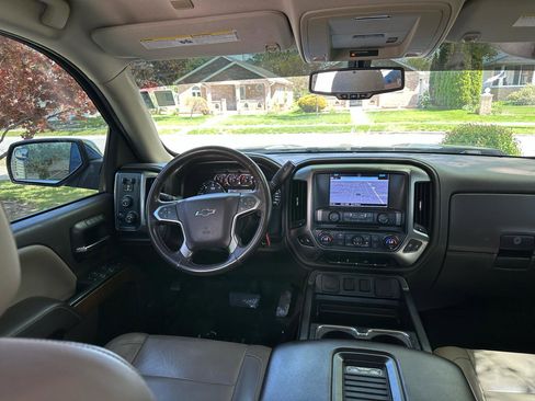 Used 2018 Chevrolet Silverado 1500 LTZ w/ Texas Edition AWD/4WD image 9