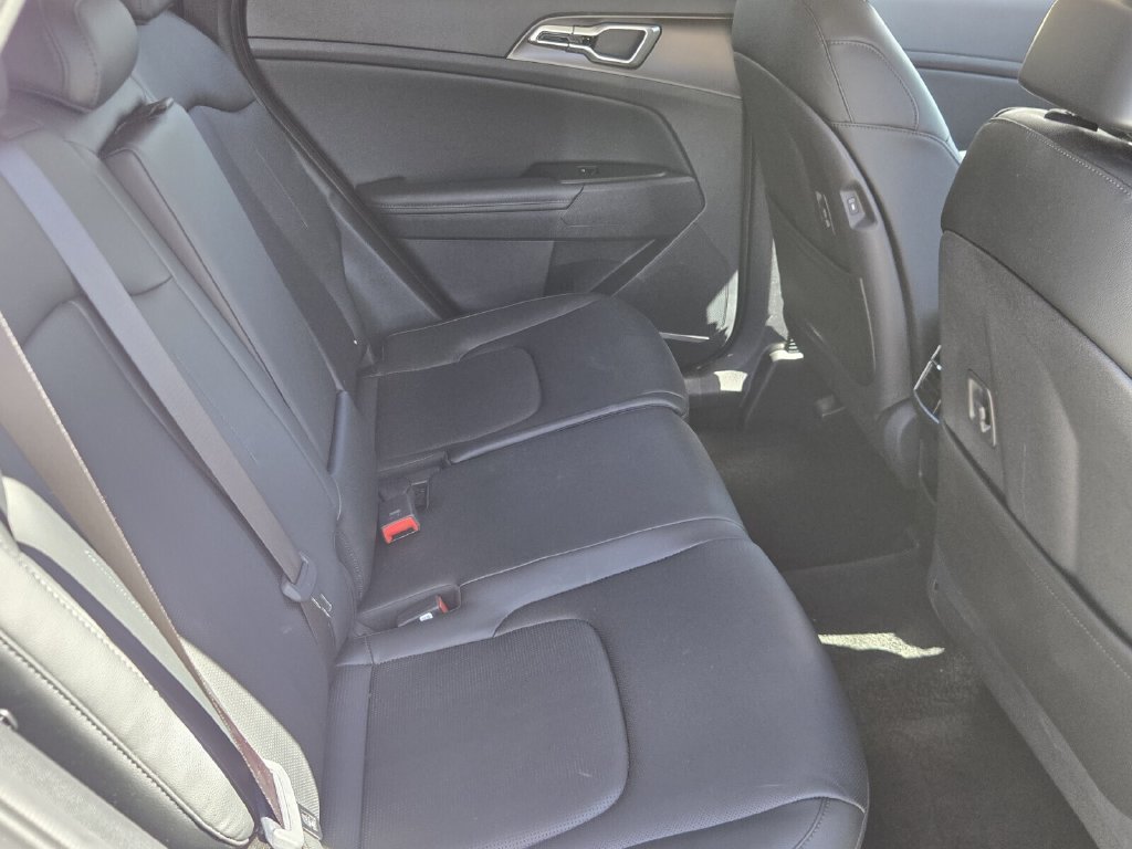 Used 2026 Kia Sportage EX FWD image 16