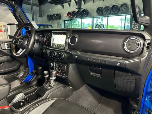 Used 2022 Jeep Wrangler Unlimited Rubicon image 22