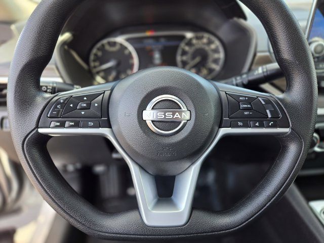 Used 2025 Nissan Altima 2.5 SV FWD image 31