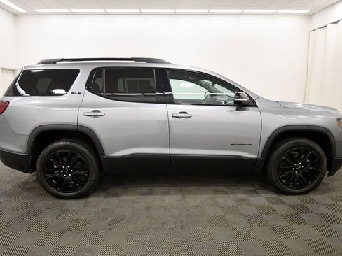 Used 2023 GMC Acadia SLE w/ Driver Convenience Package image 9